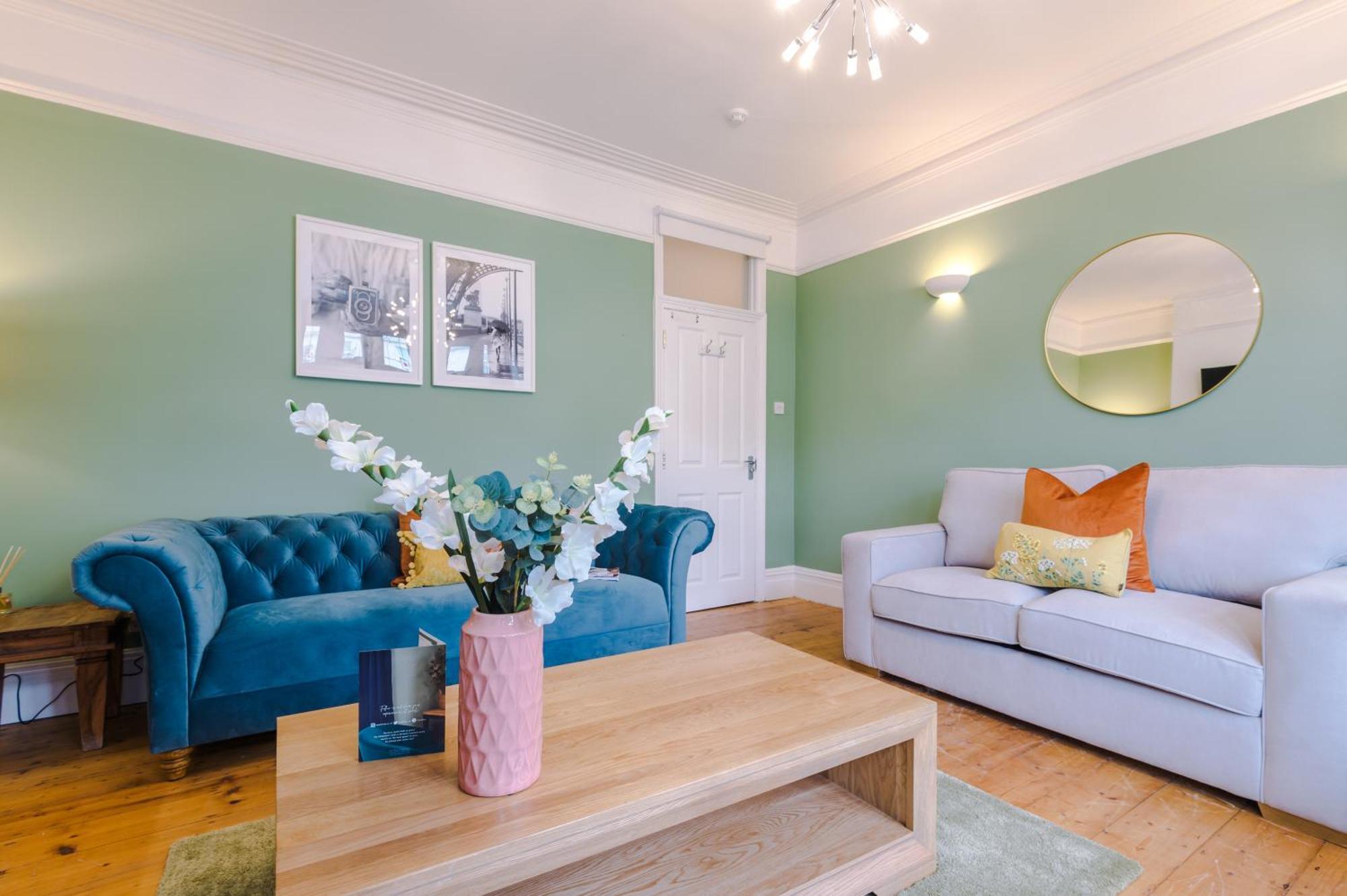 Incredible - Five Bedroom - 7 Actual Beds - 6 Bathroom House By Purestay - Central Bath With Parking Екстериор снимка