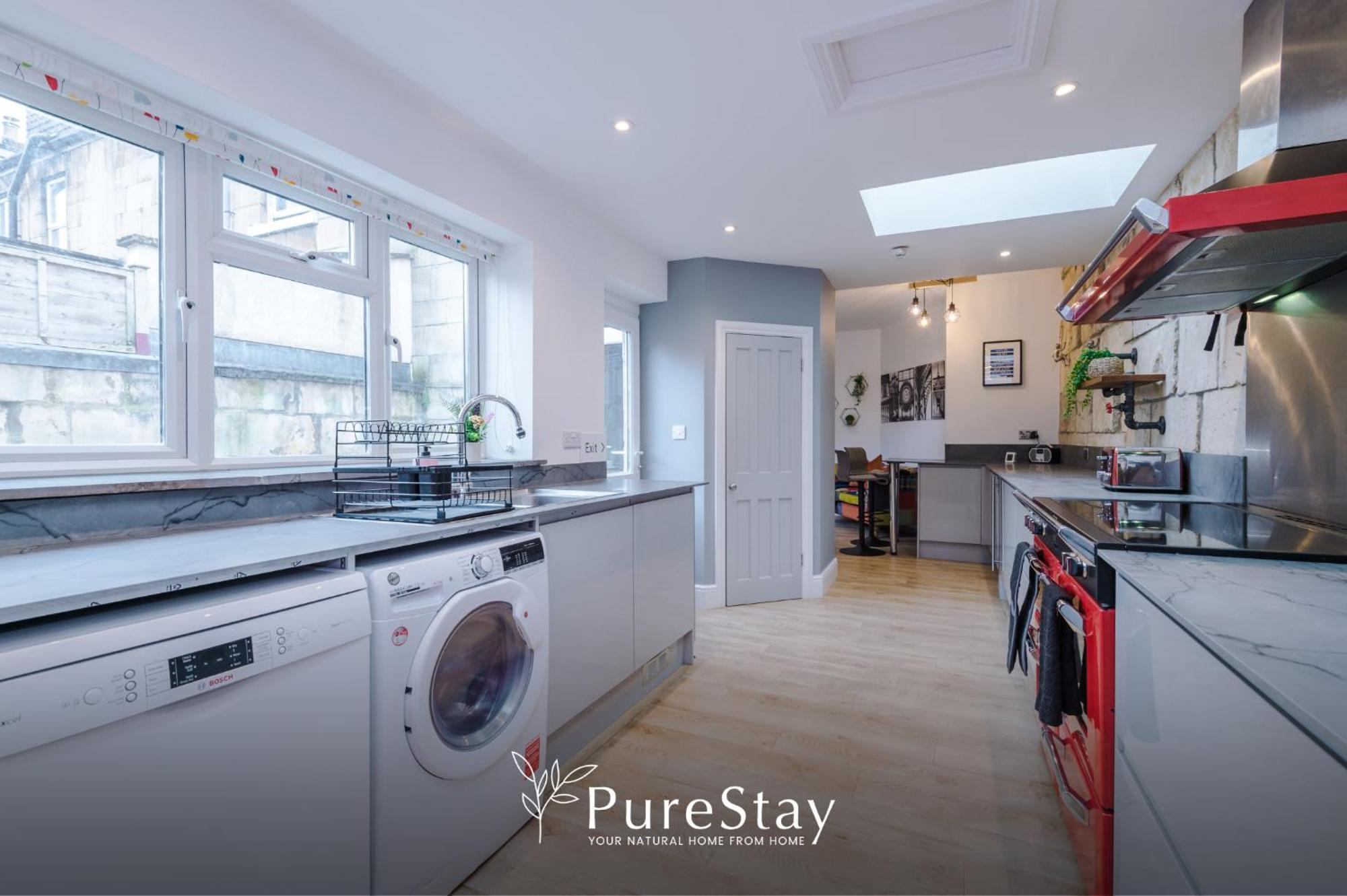 Incredible - Five Bedroom - 7 Actual Beds - 6 Bathroom House By Purestay - Central Bath With Parking Екстериор снимка