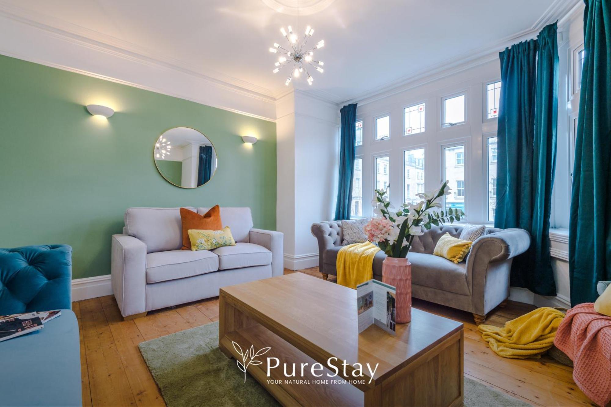 Incredible - Five Bedroom - 7 Actual Beds - 6 Bathroom House By Purestay - Central Bath With Parking Екстериор снимка